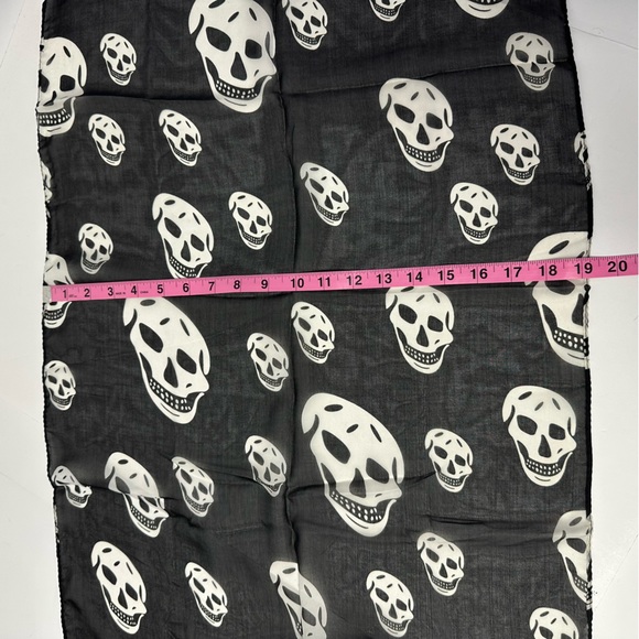 Skull scarf silky skull fabric use as table runner - Picture 7 of 8